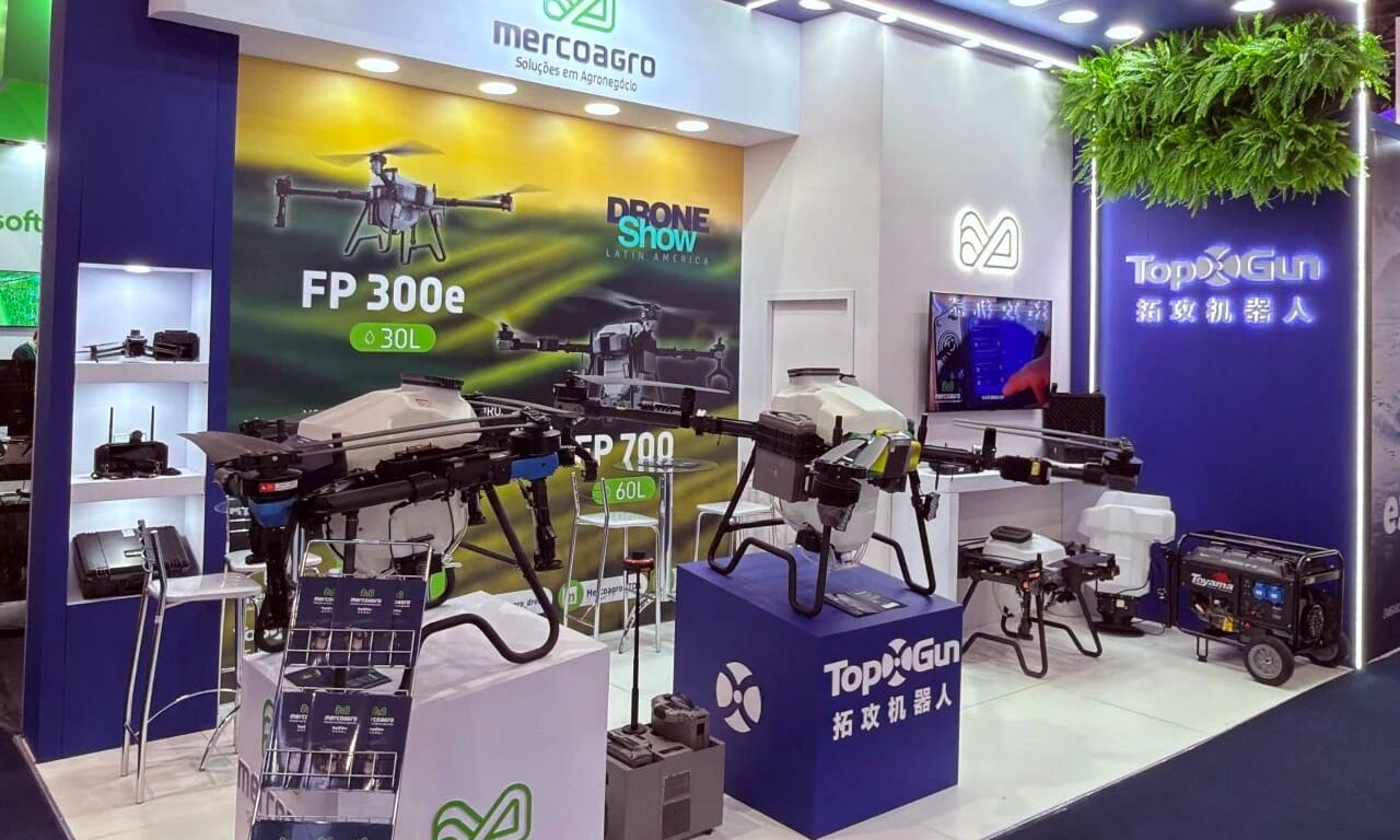 TopXGun giới thiệu các giải pháp máy bay không người lái nông nghiệp tại DroneShow Robotics 2026 ở Brazil.