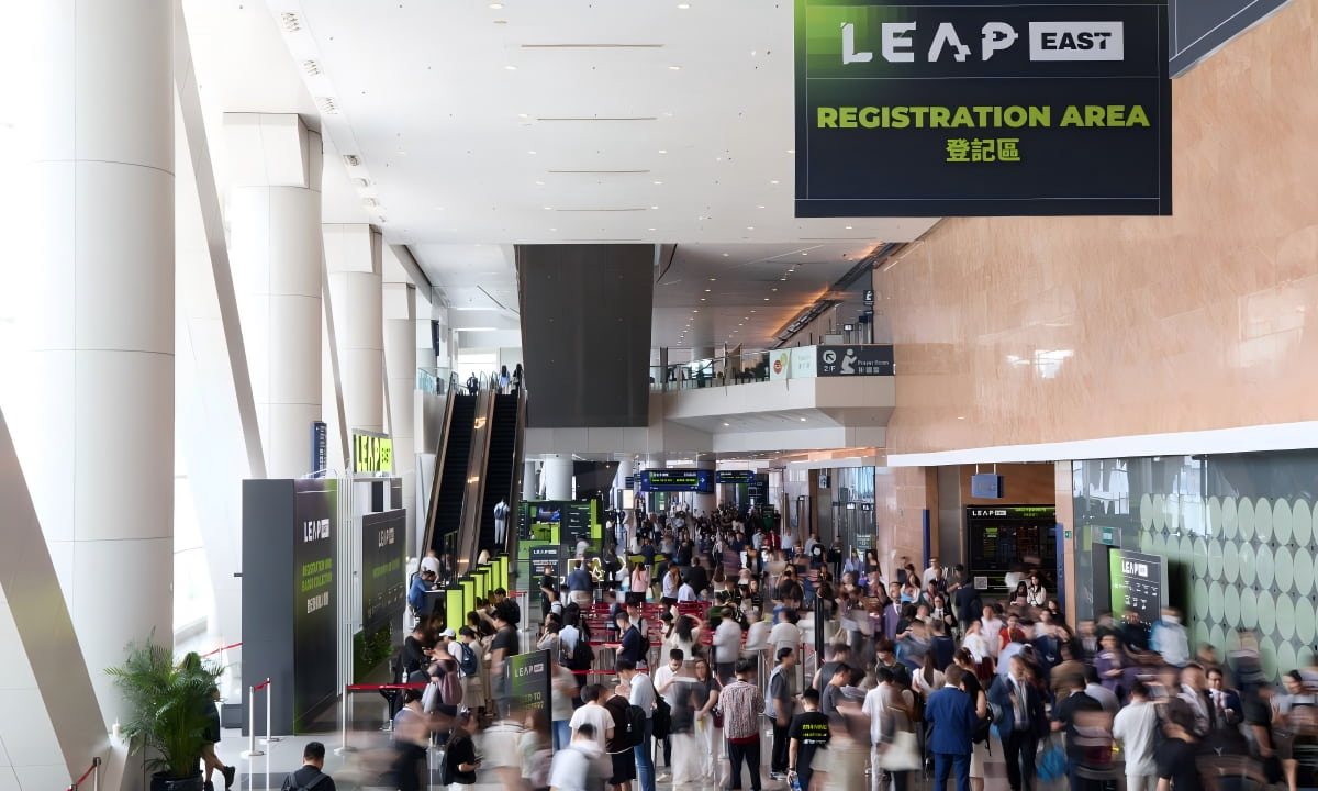 TopXGun giới thiệu máy bay không người lái vệ sinh C15 tại LEAP EAST 2026, thúc đẩy các giải pháp vệ sinh nhà cao tầng thông minh hơn.
